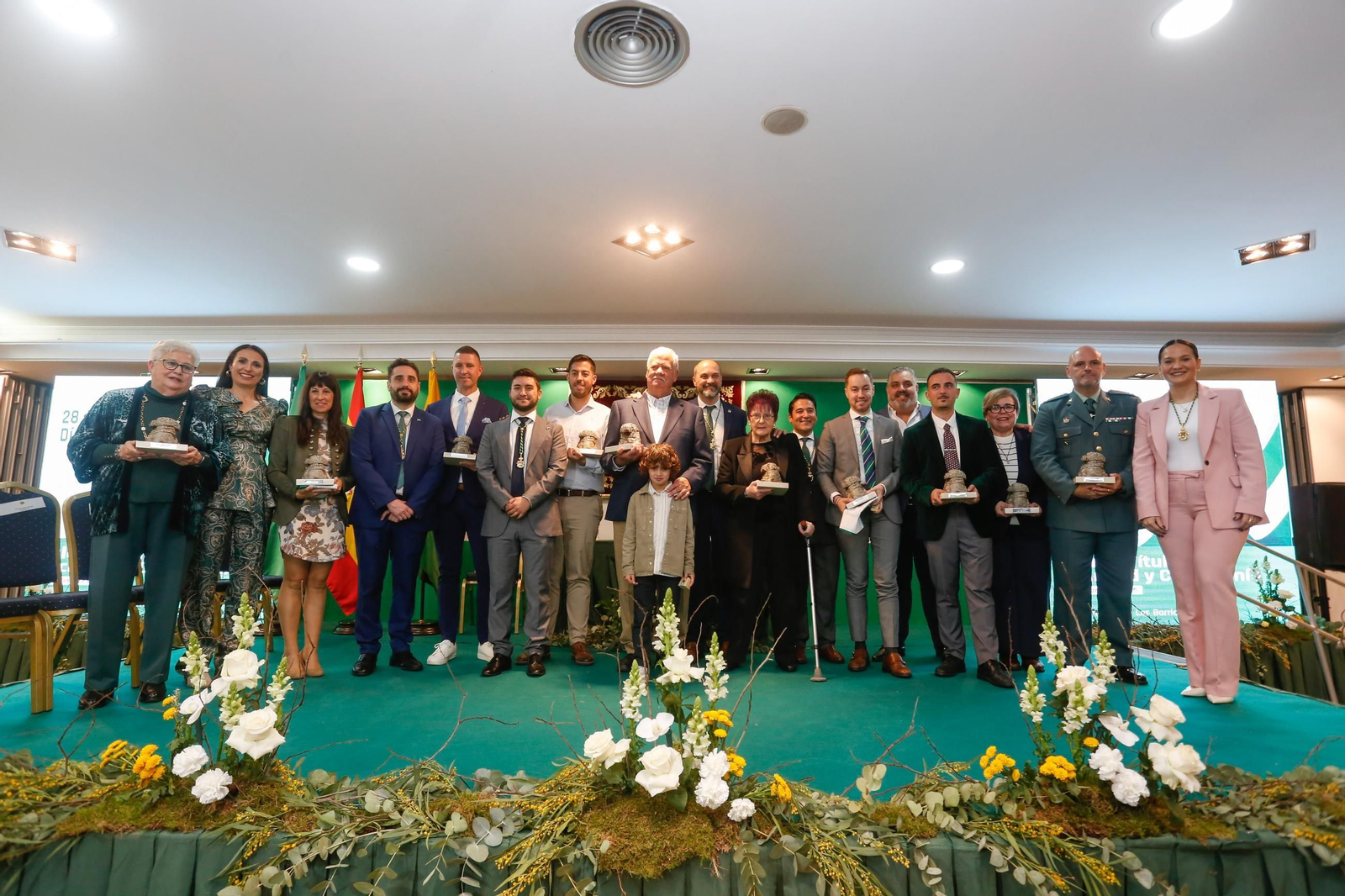 Fotos de la entrega de los reconocimientos por el Día de Andalucía en Los Barrios
