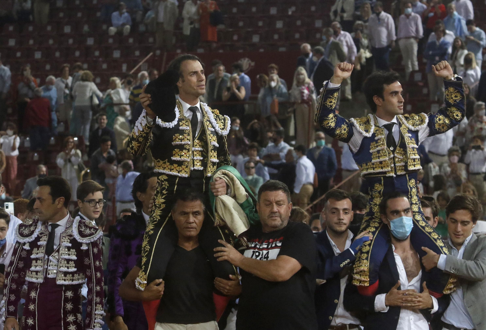 La corrida por el 30 aniversario de la alternativa de Finito de Córdoba, en imágenes