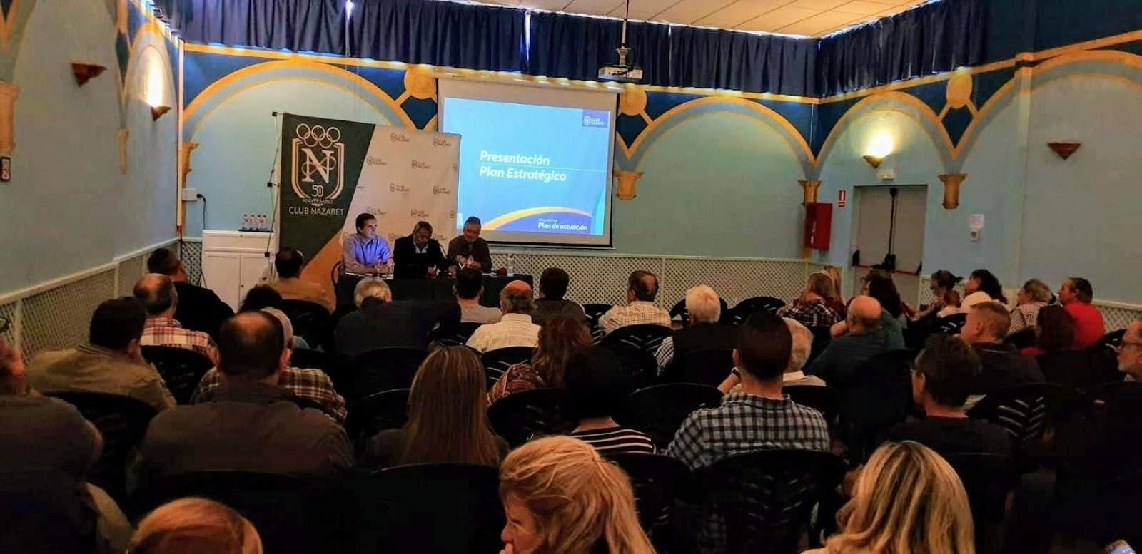 Un momento de la reunión informativa celebrada con socios del Club Nazaret. Un momento de la reunión informativa celebrada con socios del Club Nazaret.