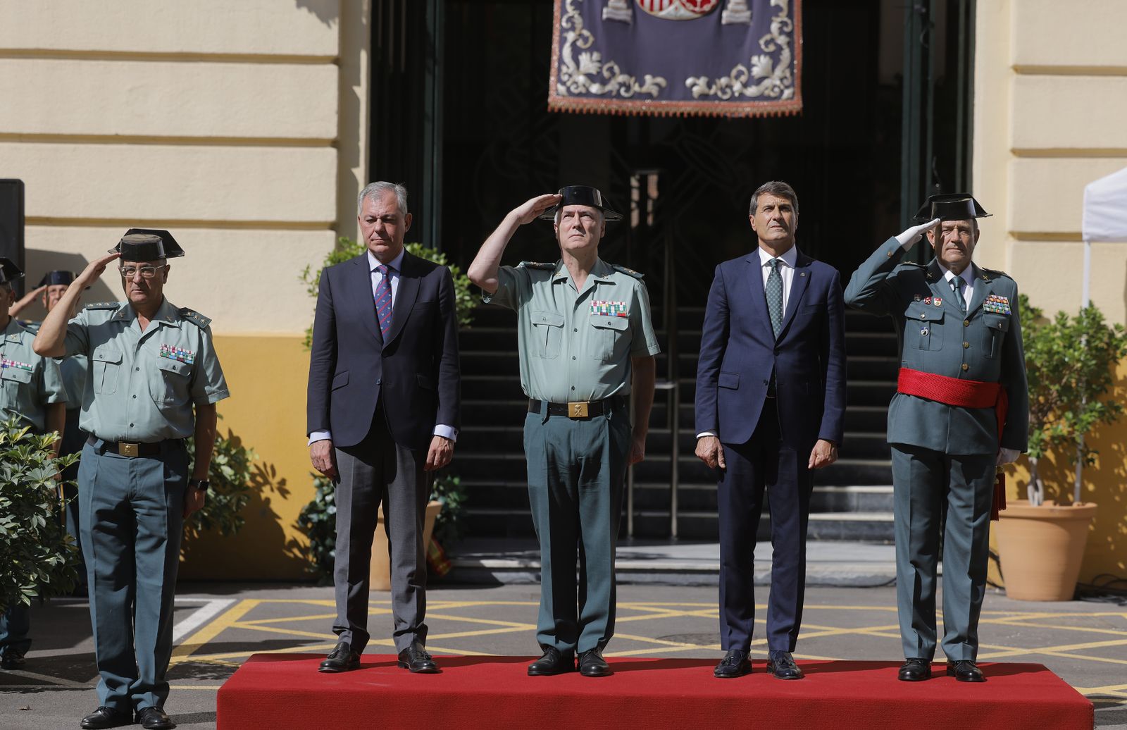Las fotos de la despedida del  jefe de la IV Zona de la Guardia Civil, Alfonso Rodríguez Castillo