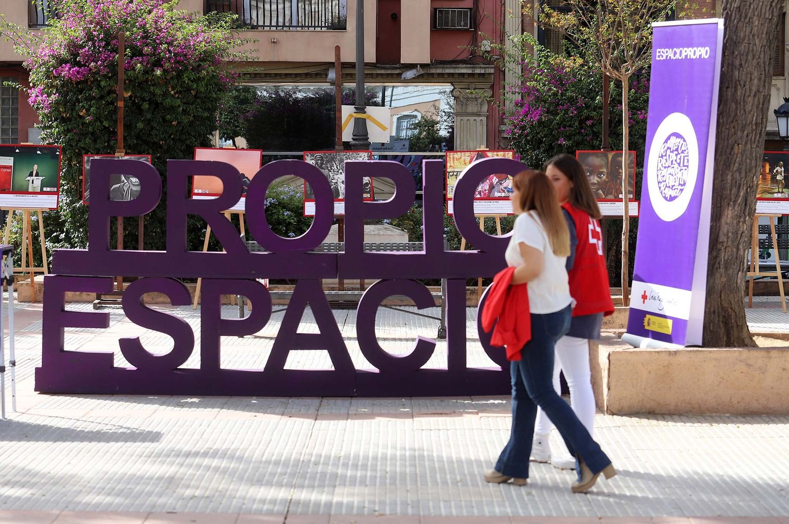 Imágenes de la celebración del Día de la Banderita de la Cruz Roja en Huelva