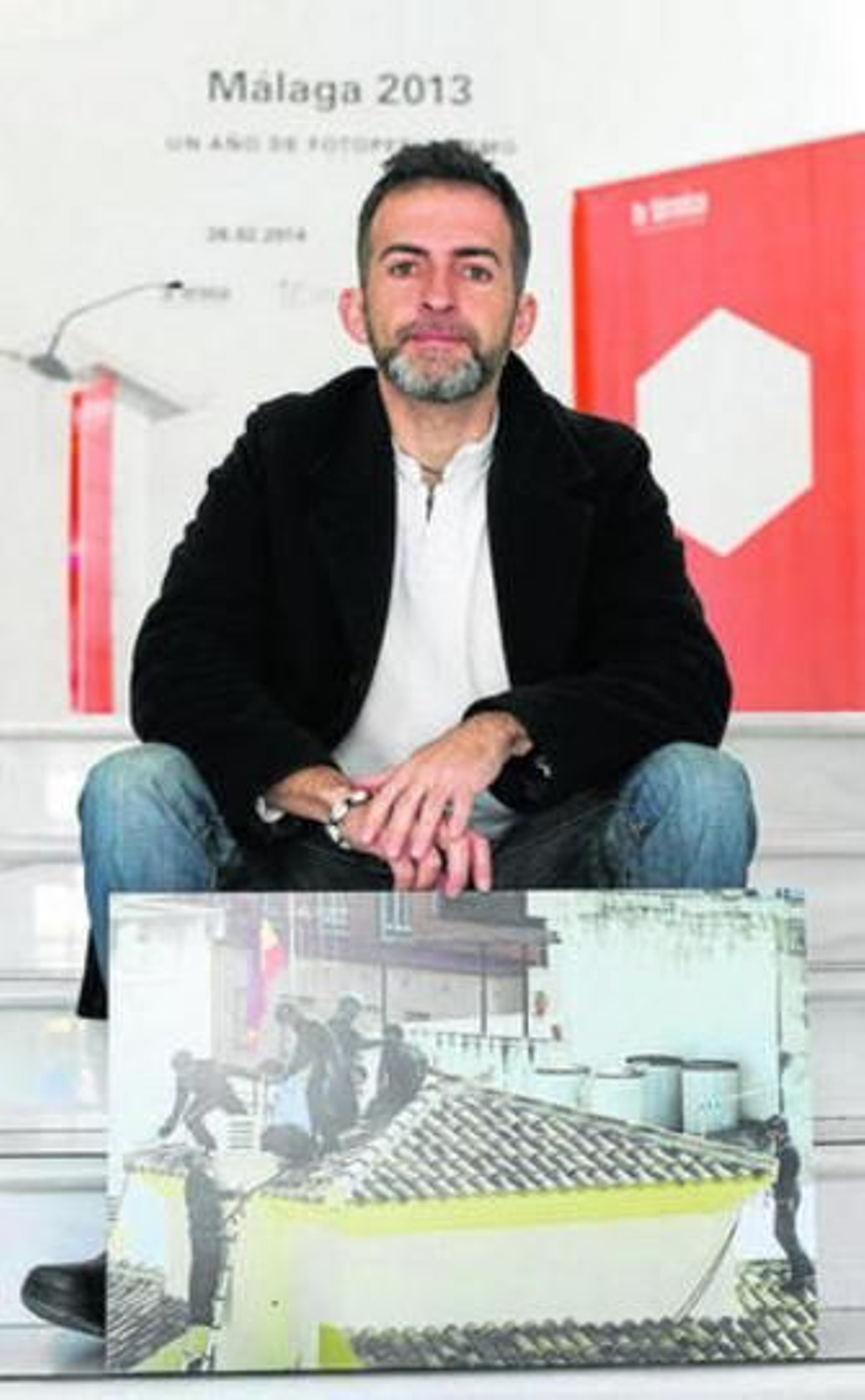 Jorge Zapata muestra la imagen ganadora.