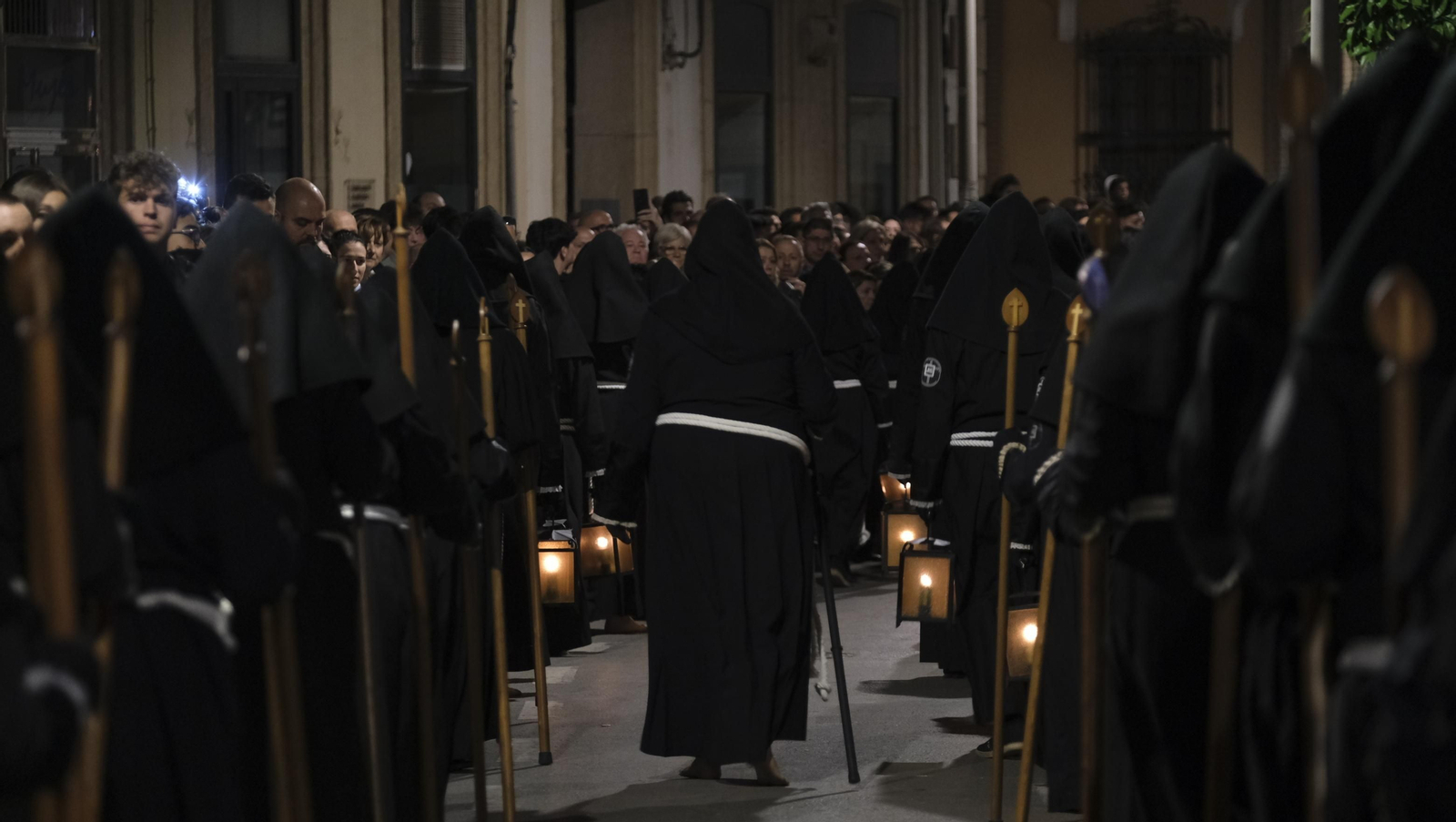 Procesión del Perdón en Almería, en imágenes