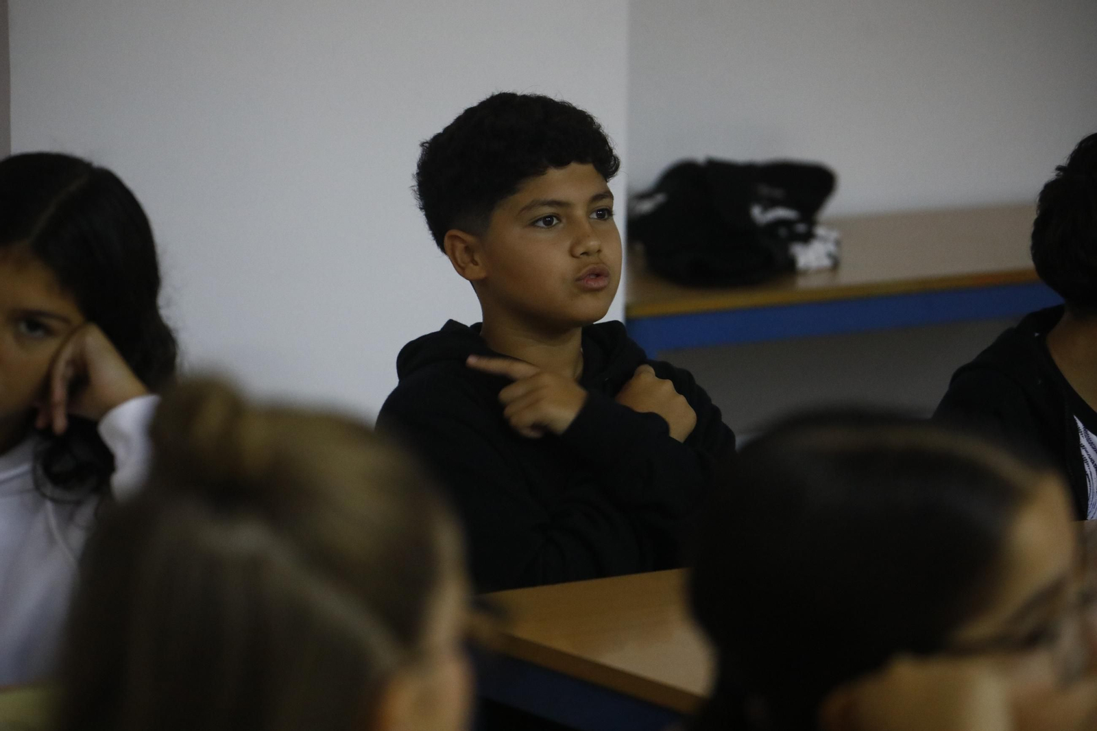 La lengua de signos se imparte como optativa en la estapa de Secundaria en el Instituto Averroes, en imágenes