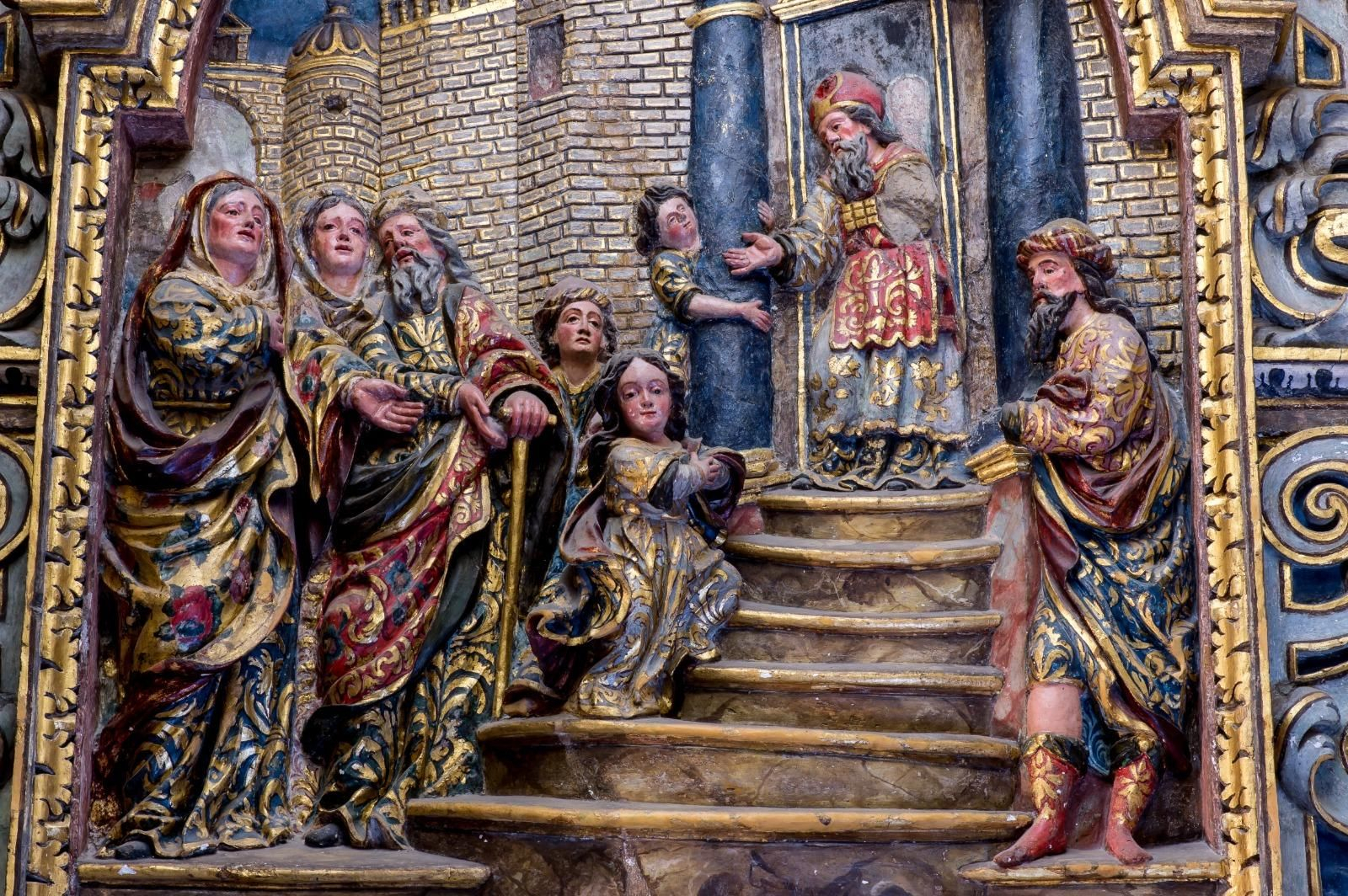 Detalle de los relieves escultóricos.