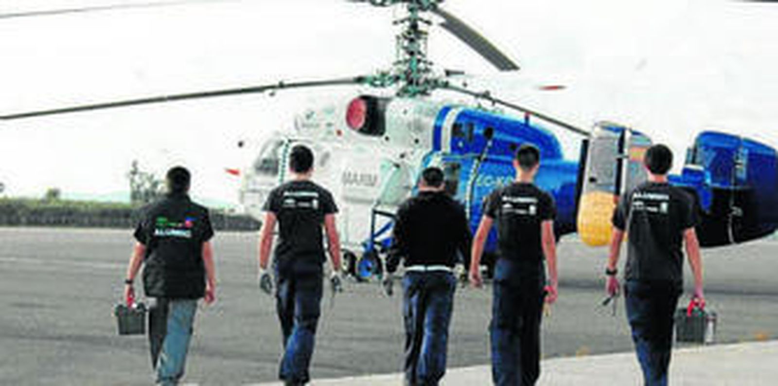 Alumnos de Caena en el aeródromo de Palma del Río.