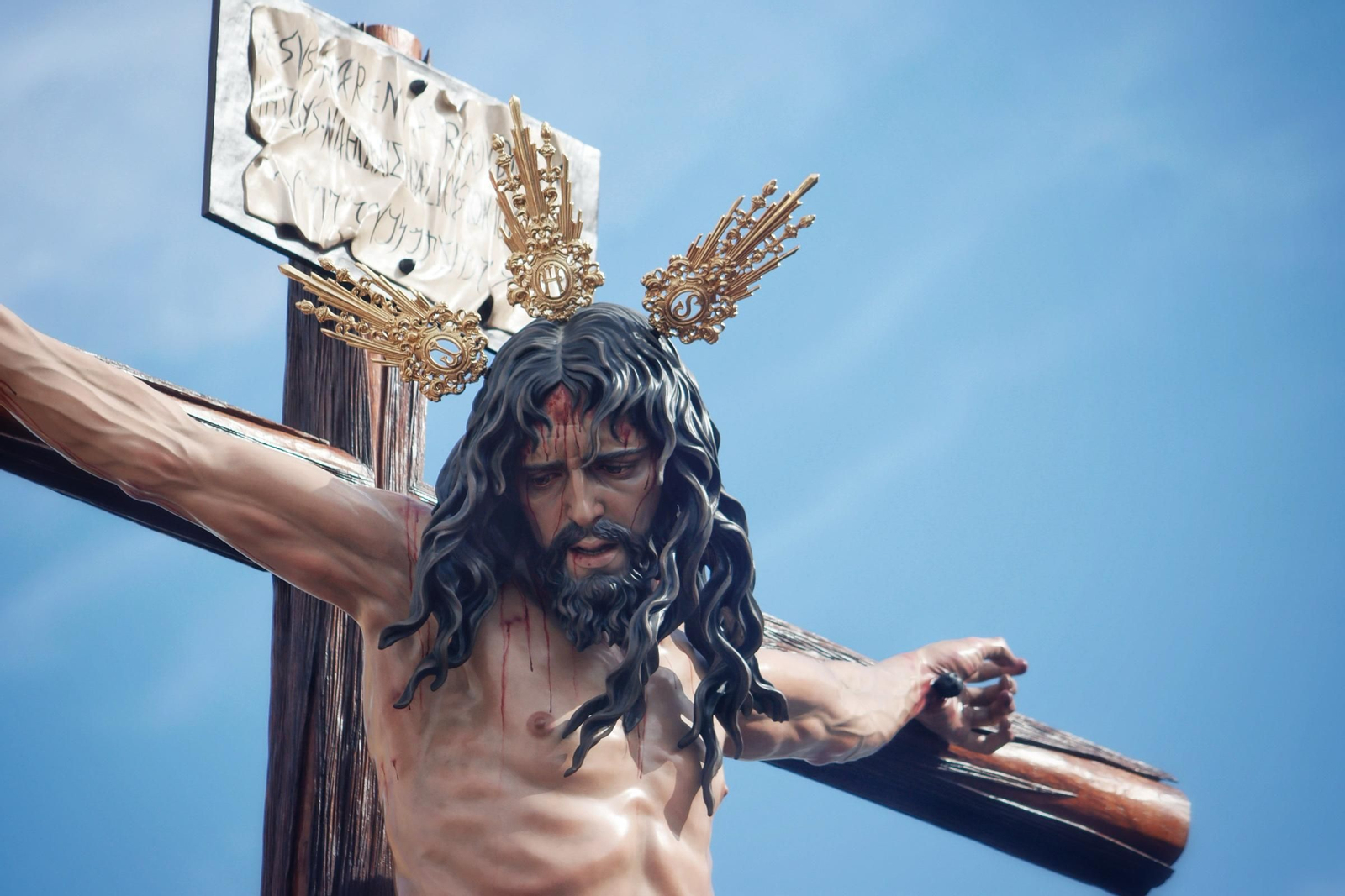 Imágenes de la salida del Perdón en la Semana Santa de Chiclana 2025