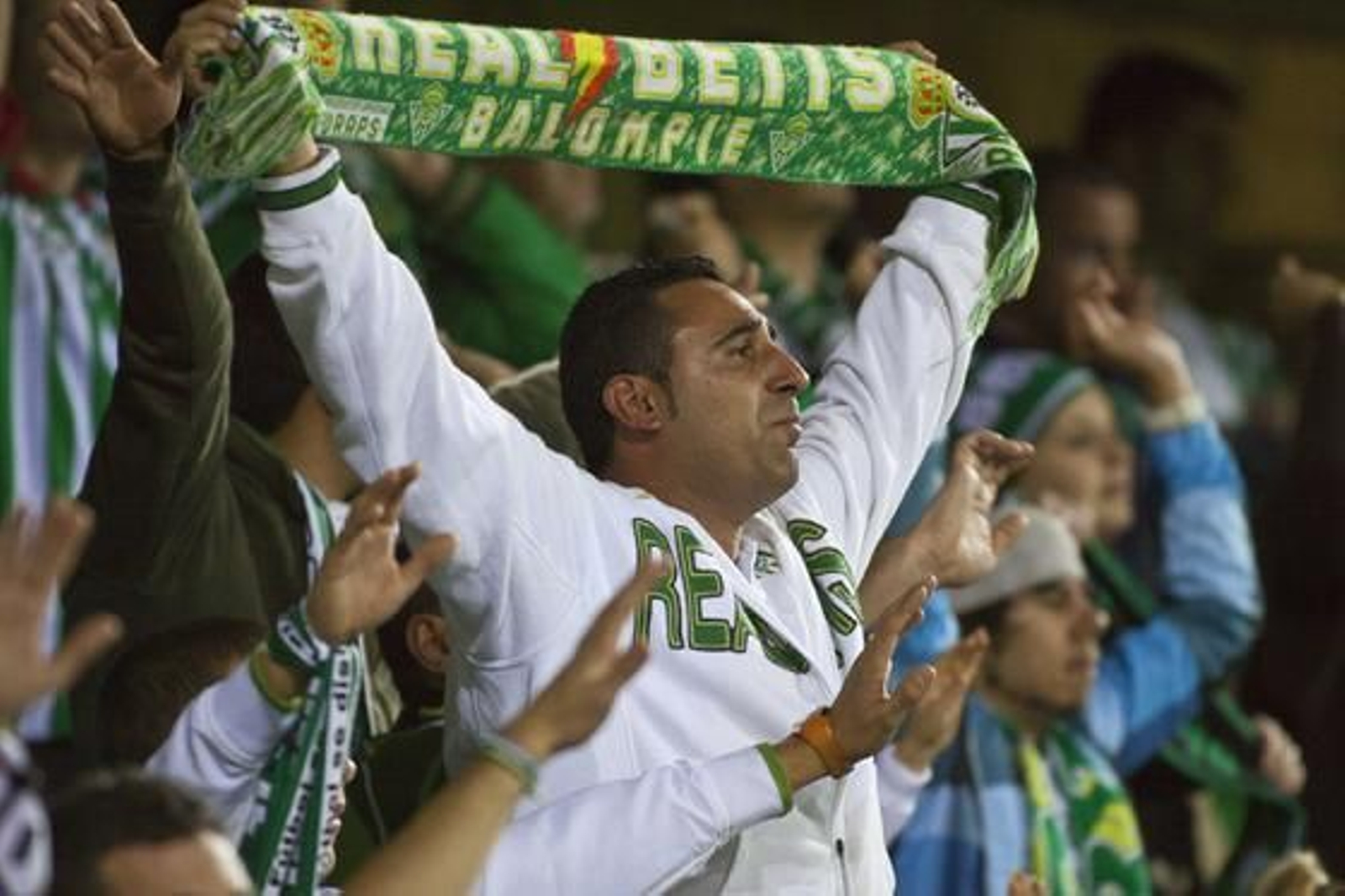 Los de Pepe Mel se dejan remontar en dos minutos.

Foto: LOF