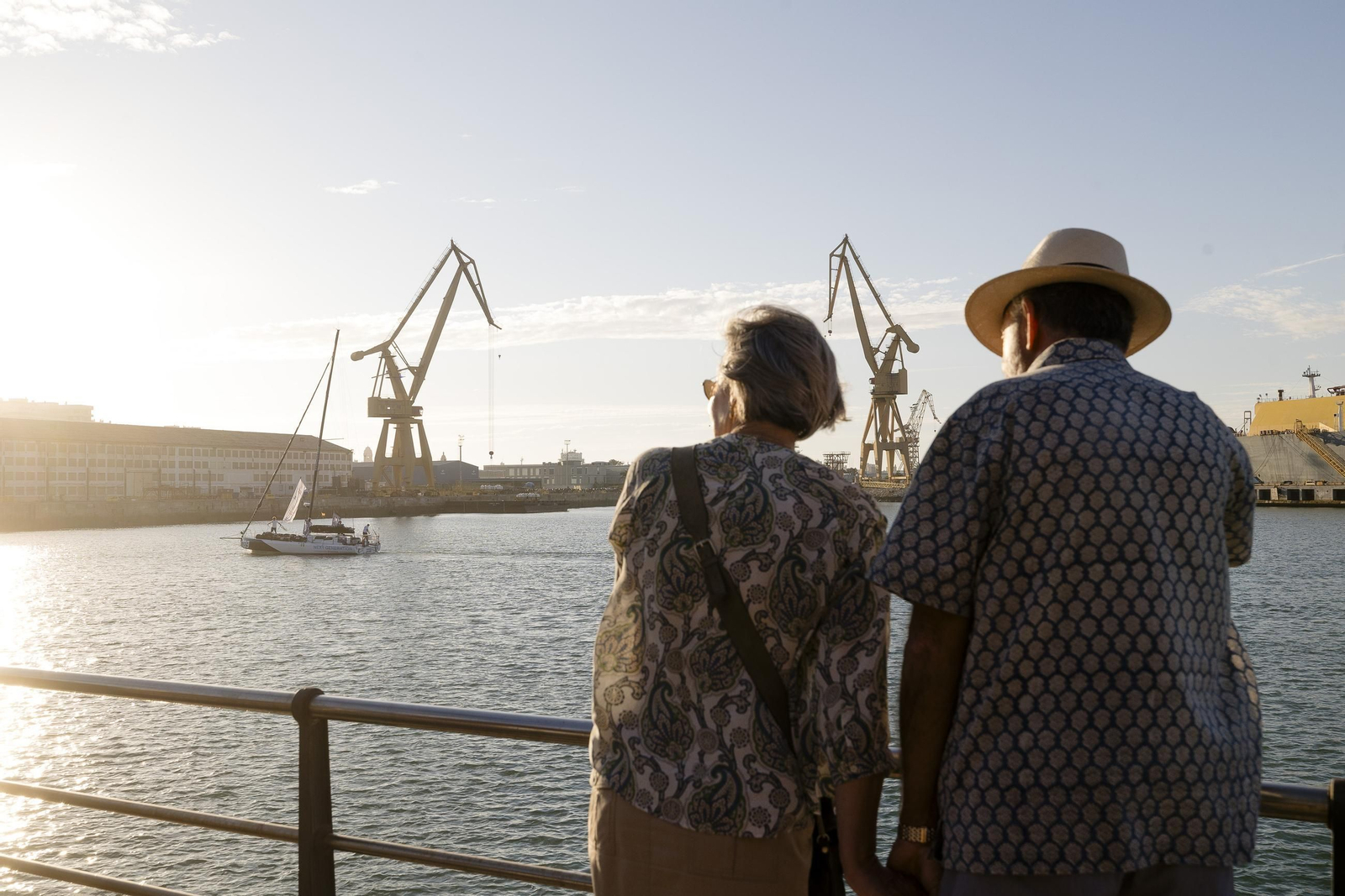 Imágenes de la apertura del Race Village de la Globe 40 en Cádiz