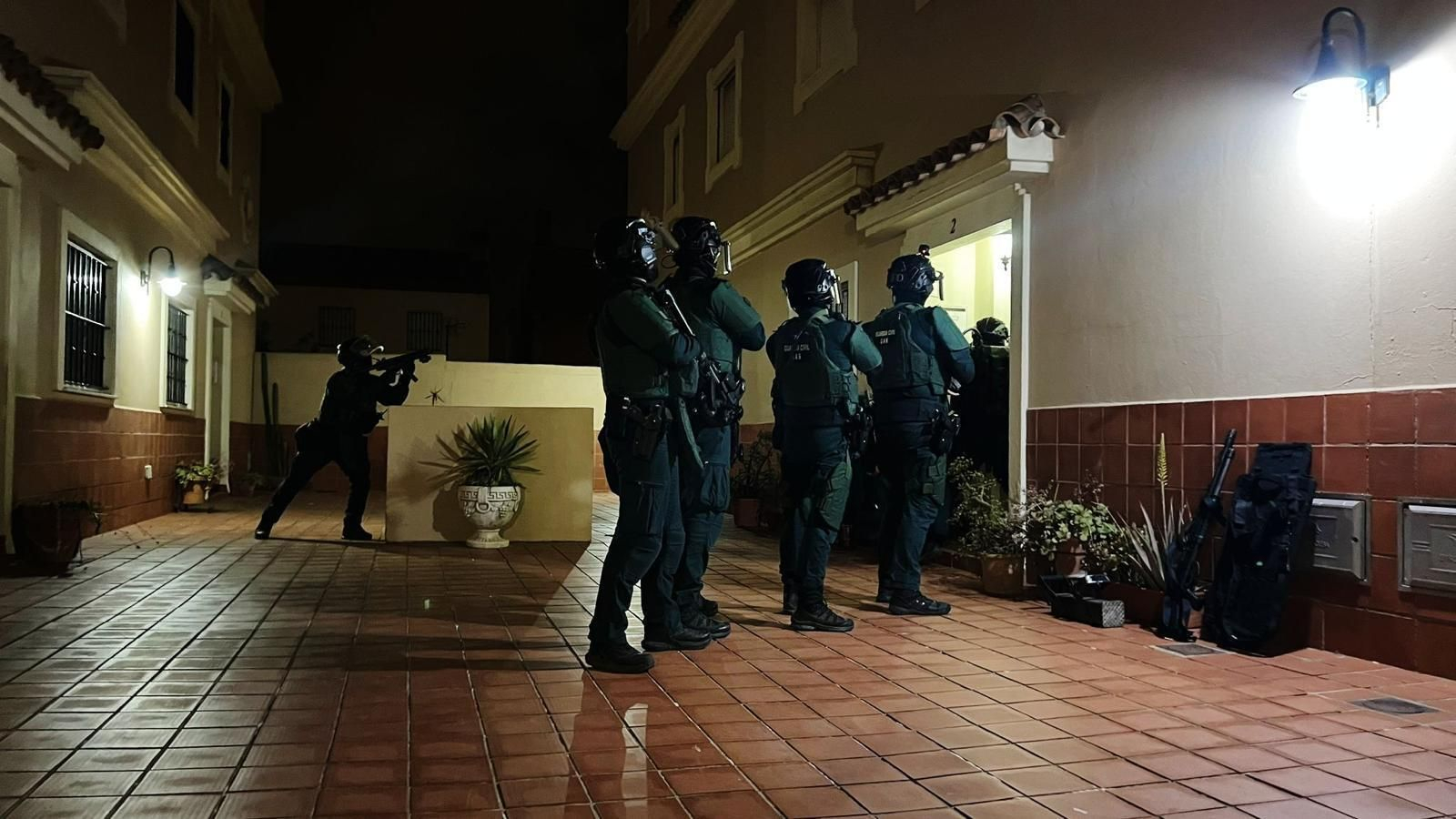 Uno de los registros efectuados esta madrugada en la Operación Kiken de la Guardia Civil. Uno de los registros efectuados esta madrugada en la Operación Kiken de la Guardia Civil.