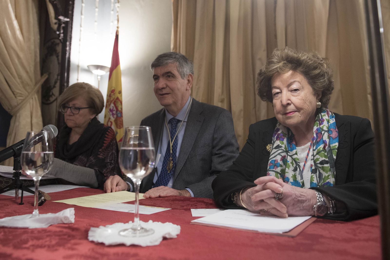 De izquierda a derecha: María Dolores Fuentes Bajo, Manuel Bustos Rodríguez y Antonia Heredia Herrera.