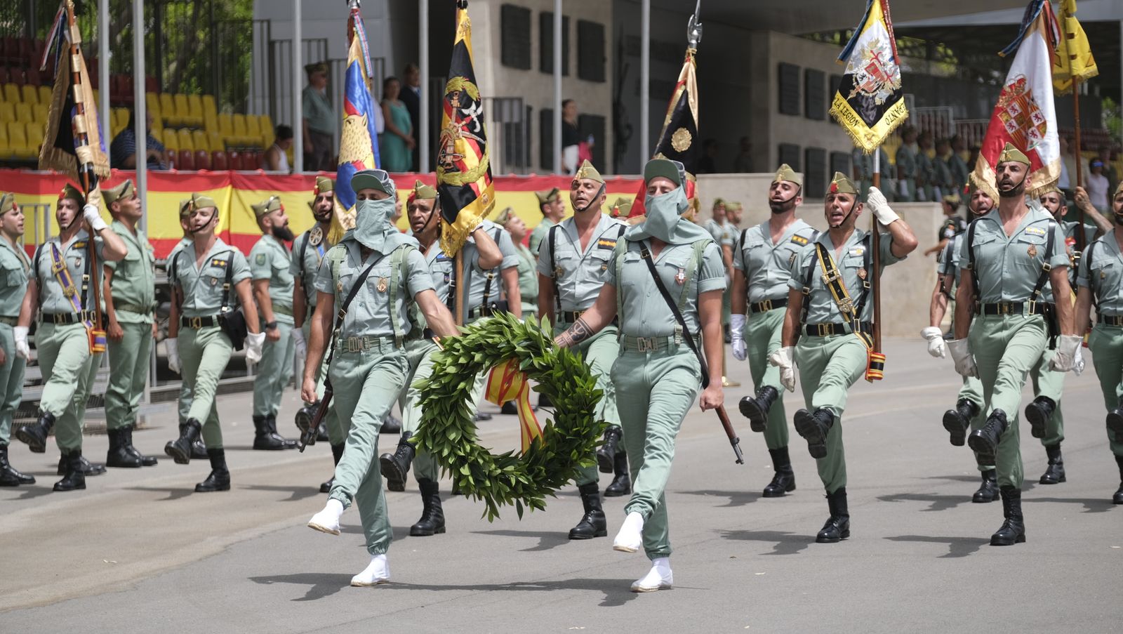 Visita de la Ministra de Defensa Margarita Robles a La Legión Española, en Viator