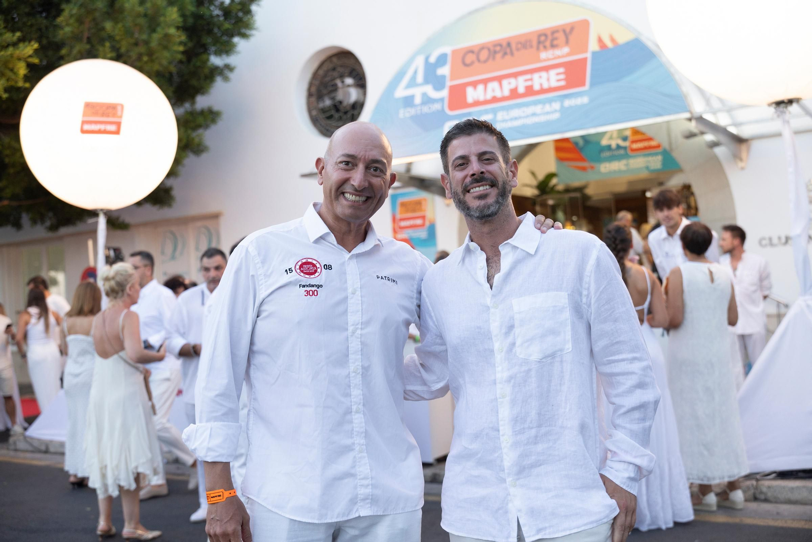 Búscate en el Cóctel de Blanco de la Copa del Rey Mapfre de vela