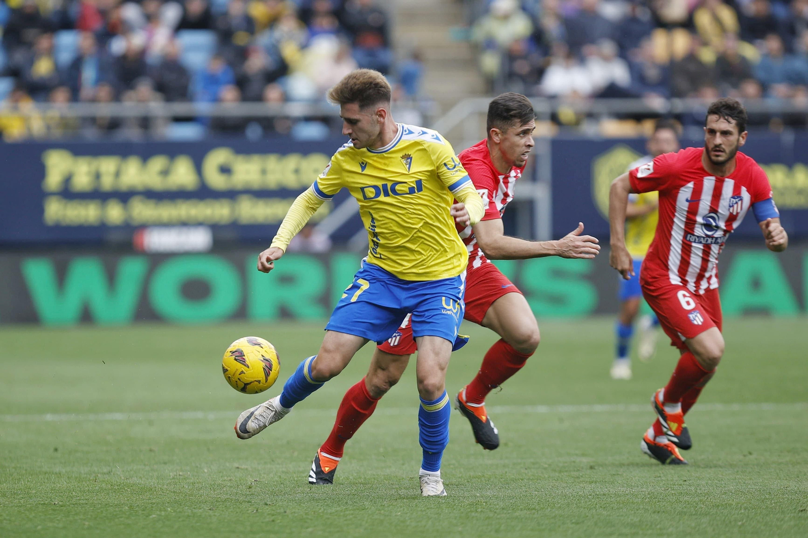 Búscate en las imágenes del Cádiz CF-Atlético de Madrid
