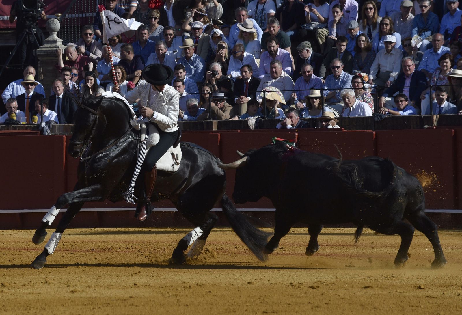 Las imágenes de la corrida de rejones de la Feria de Abril de Sevilla