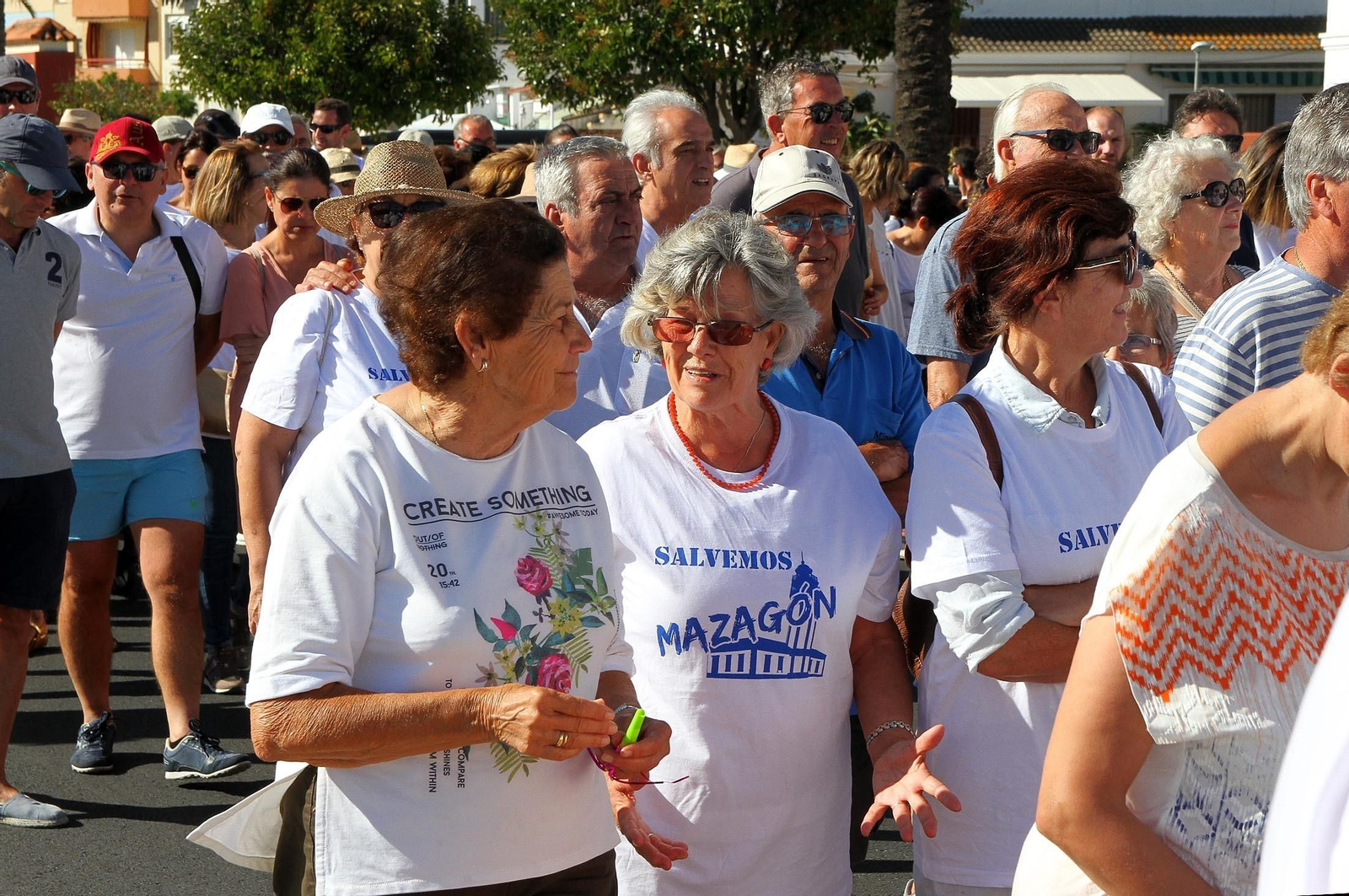 La manifestación "Salvemos Mazagón" en imágenes