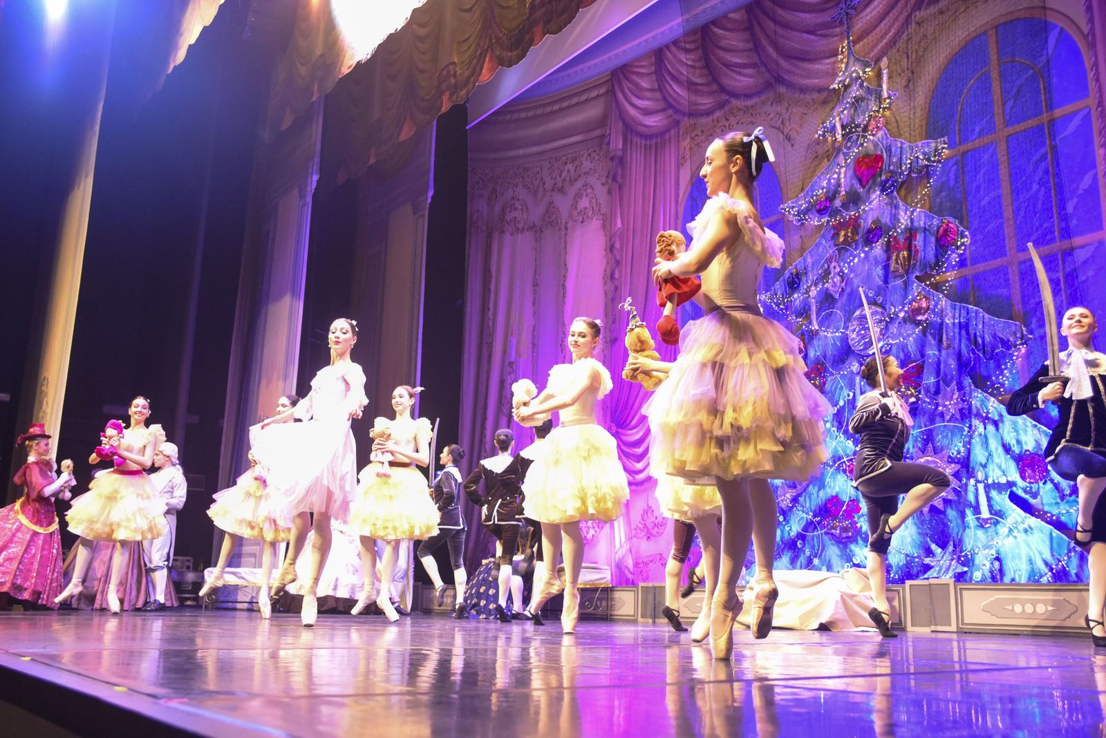 Las fotos de "El Cascanueces", por el ballet de Kiev, en La Linea