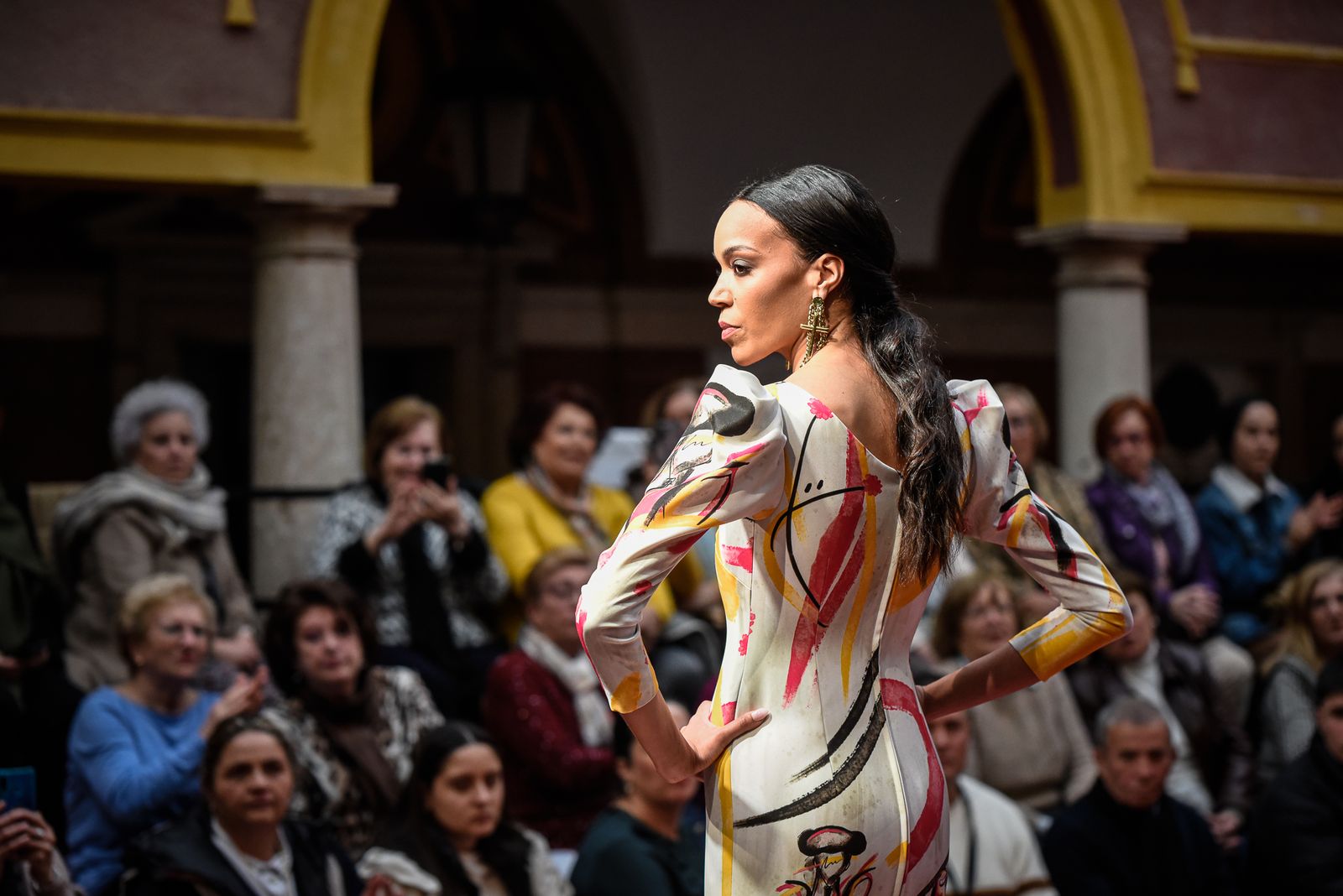 Imágenes de la inauguración de la Pasarela Flamenca en el patio del Ayuntamiento
