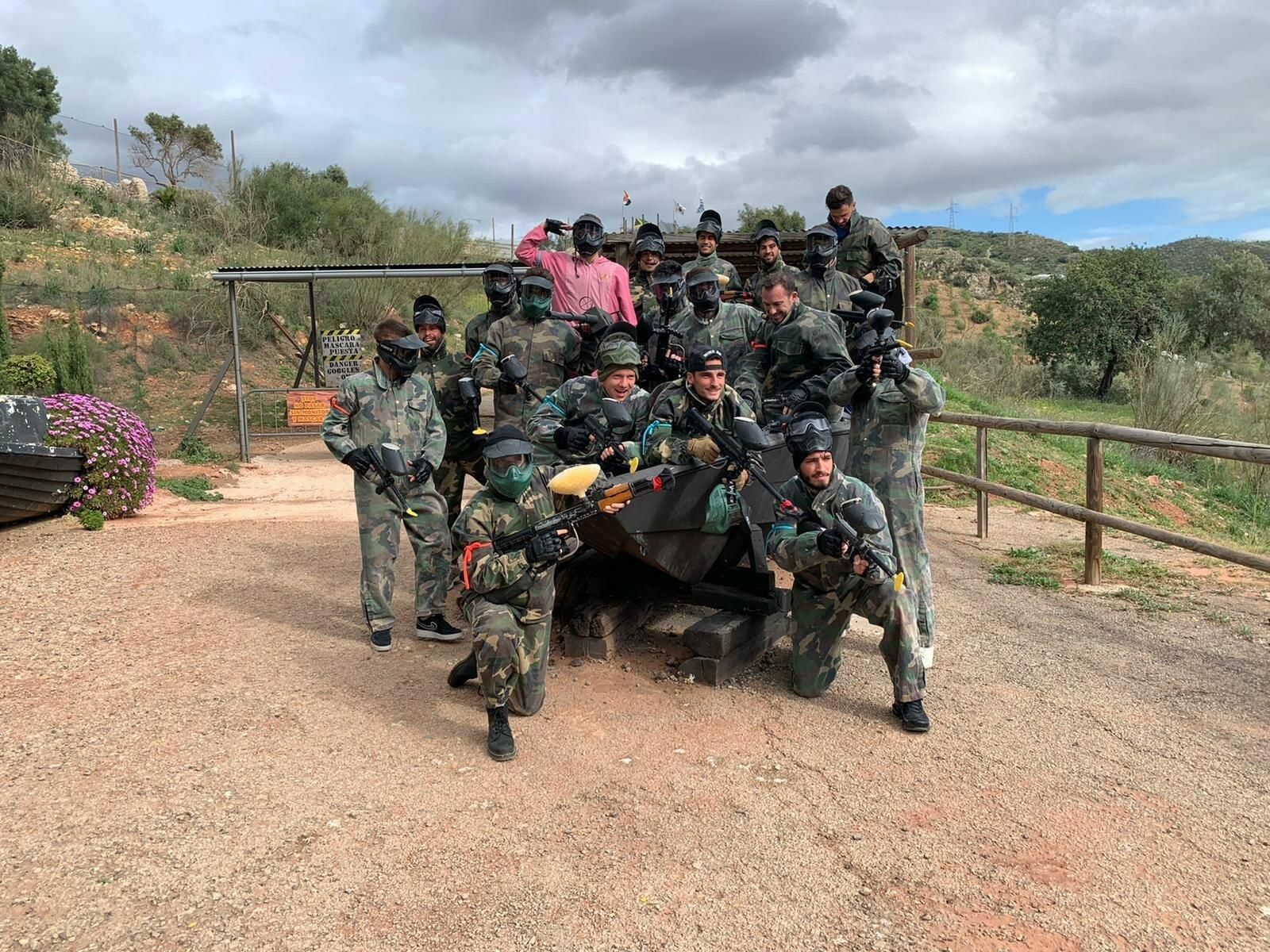 El Málaga se va de paintball