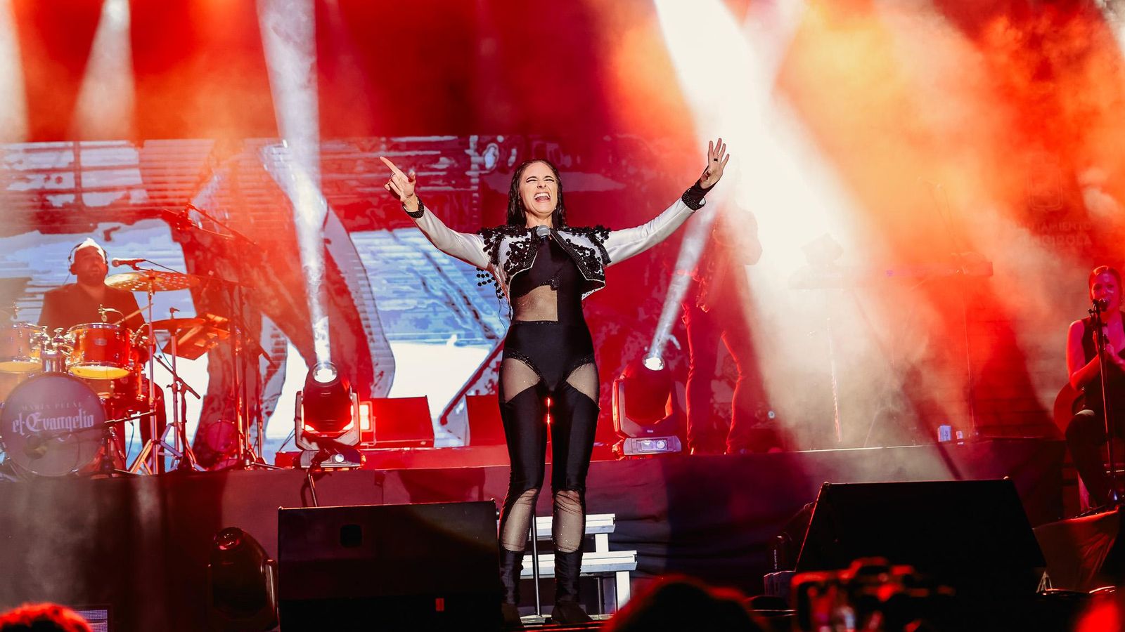 María Peláe en un momento de su actuación en el Castillo Sohail.