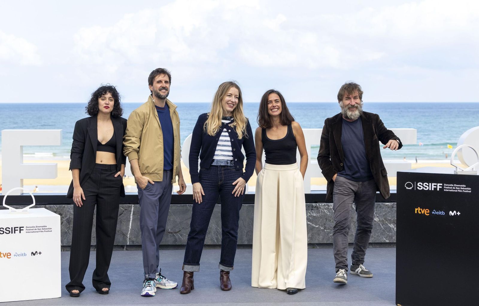 El equipo de Los Destellos, en la presentación de la película en San Sebastián.
