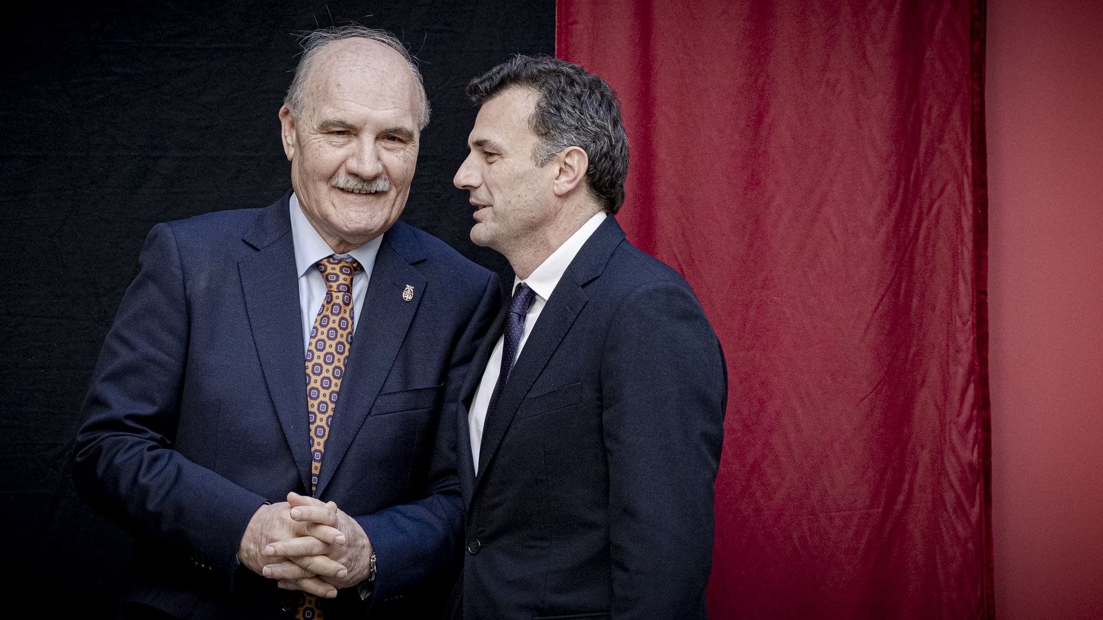 Las imágenes de la presentación del cartel y pregonero de la Semana Santa de Cádiz 2025