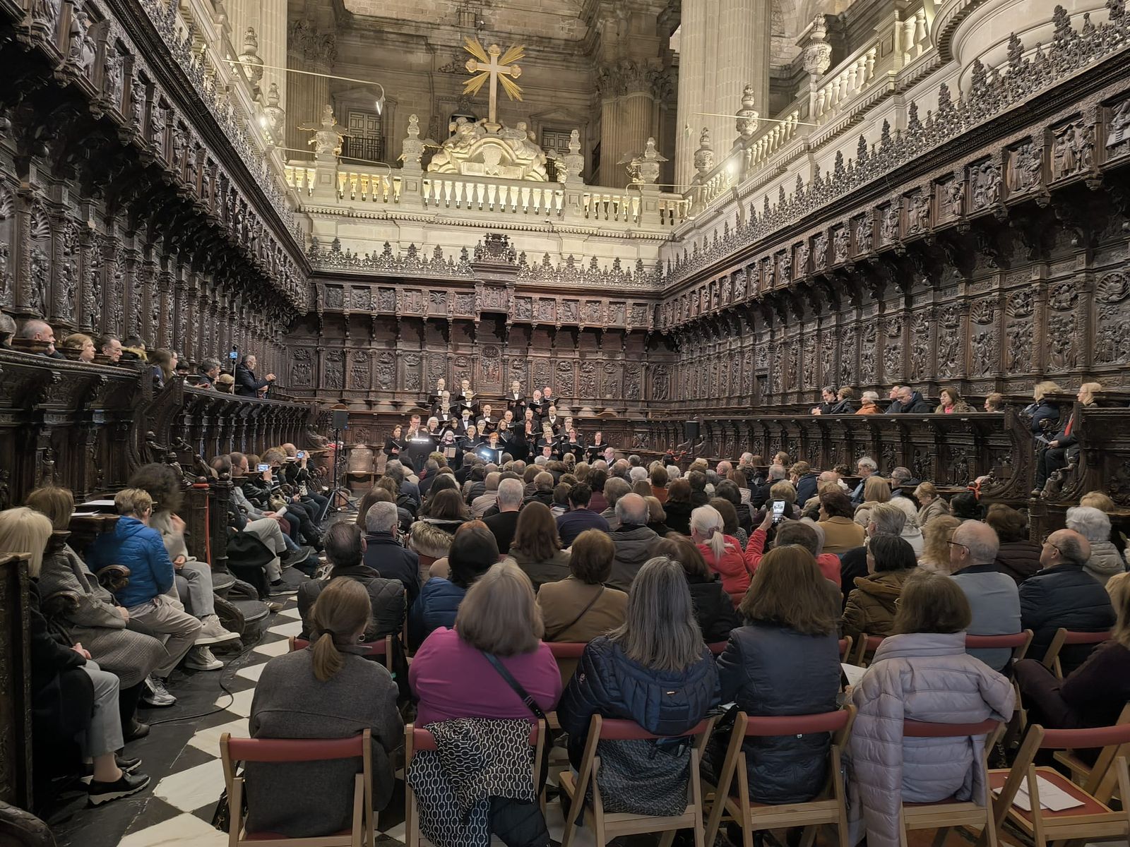 Concierto a cargo de la Coral Aida en la Catedral de Jaén.