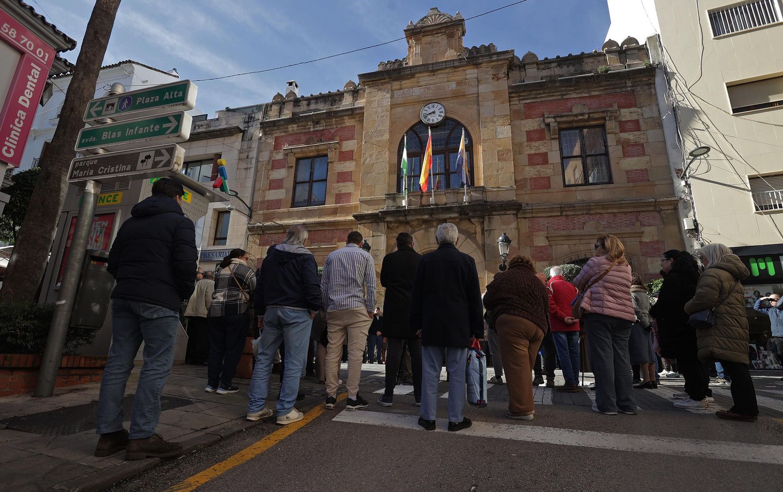 La consternación en Algeciras por la tragedia ferroviaria de Adamuz, en imágenes