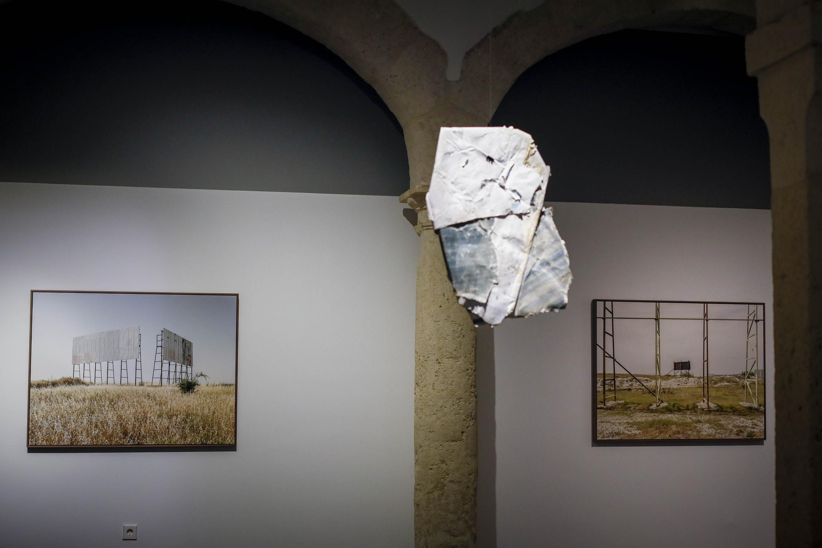 La exposición fotográfica 'Espacio disponible' de Eduardo Nave en el Centro Andaluz de la Fotografía de Almería, en imágenes