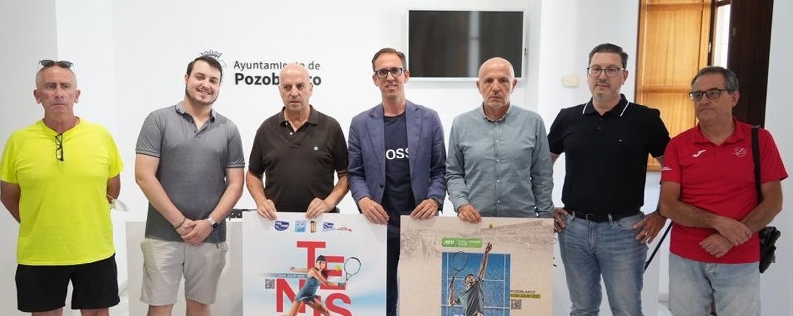 Las autoridades, durante la presentación del torneo.