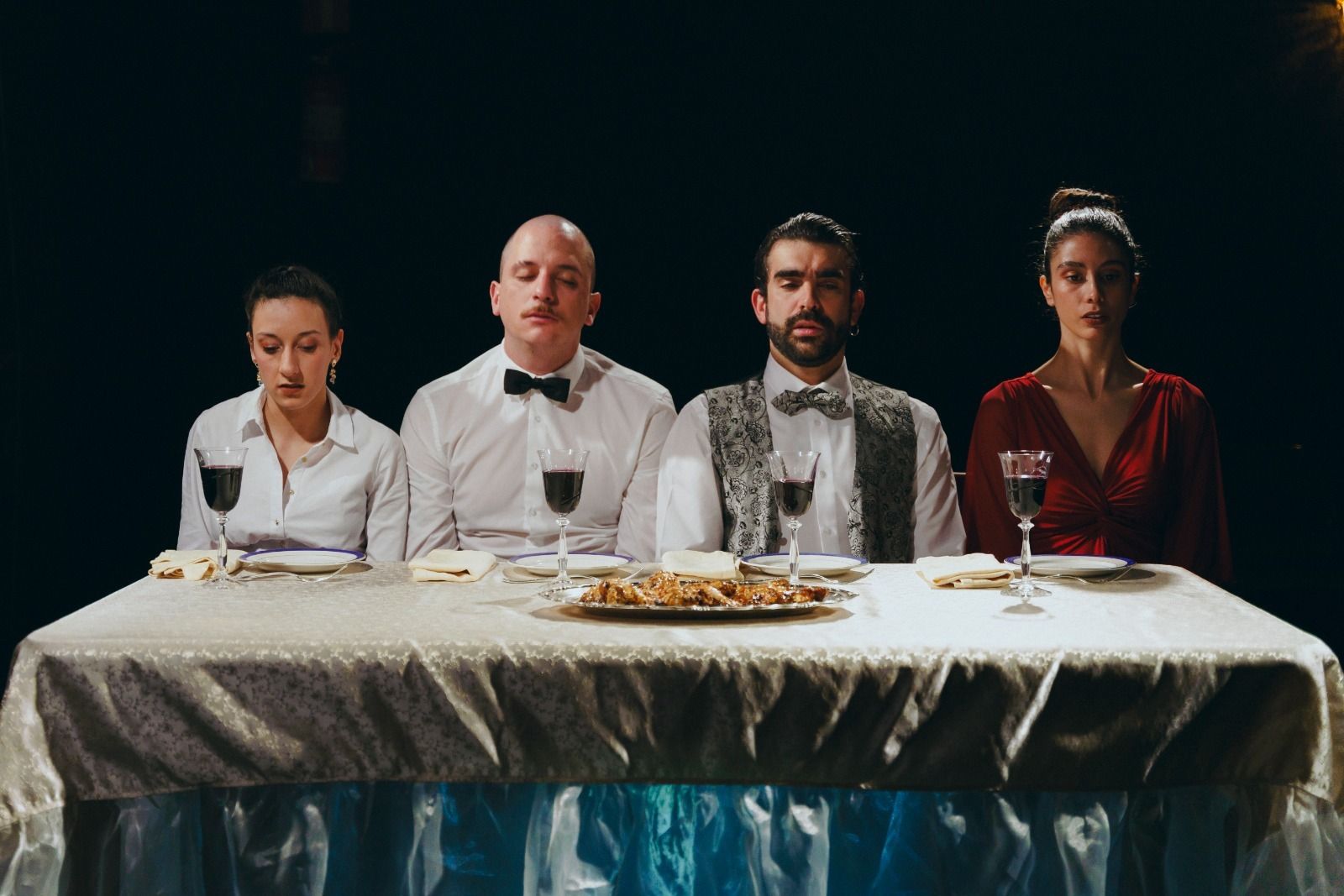 La Chivata Teatro durante la puesta en escena de la obra ‘Tragantona’.