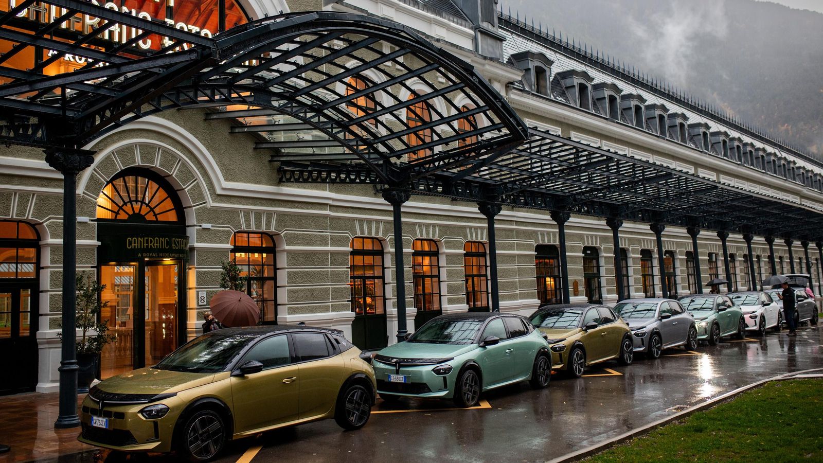 El Lancia Ypsilon ya tiene precios: desde 23.900 euros el híbrido y 34.500 el eléctrico