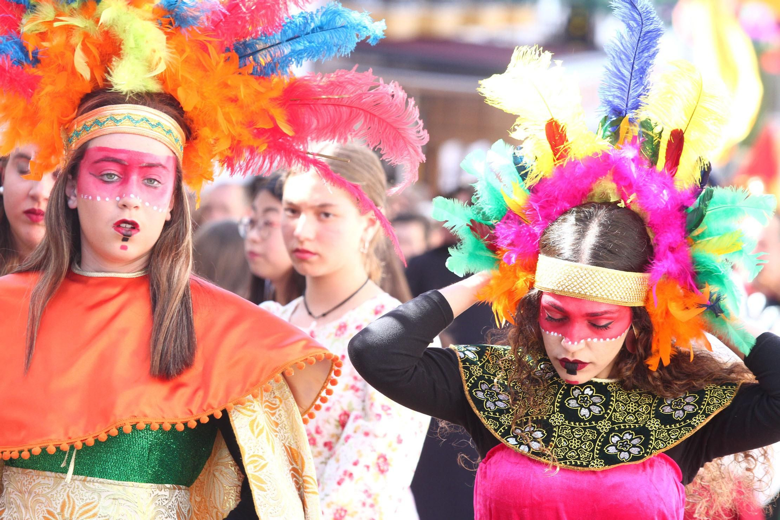 Imágenes del desfile de la XIX Feria Medieval del Descubrimiento, en Palos de la Frontera