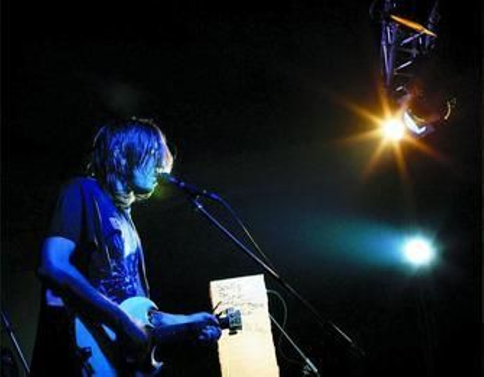 Evan Dando, iluminado, regala al público de La Bomba algunas de las canciones que han hecho inmortal a la banda de Boston.