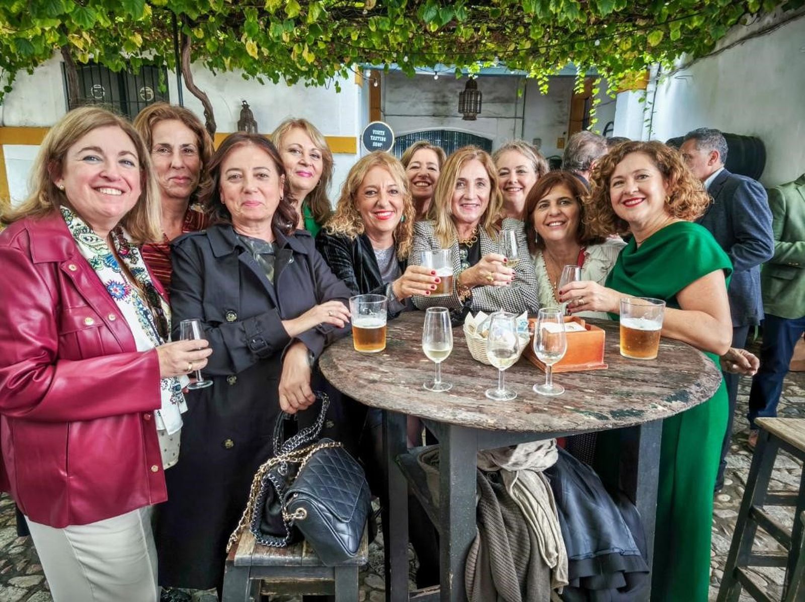 Ana Pérez Tamayo, Cristina Valle, Alicia Garcón, María Bonald, Inés Pérez, Isabel Marín, Angela Real, Carmen Guerrero y María del Carmen Cabaleiro.