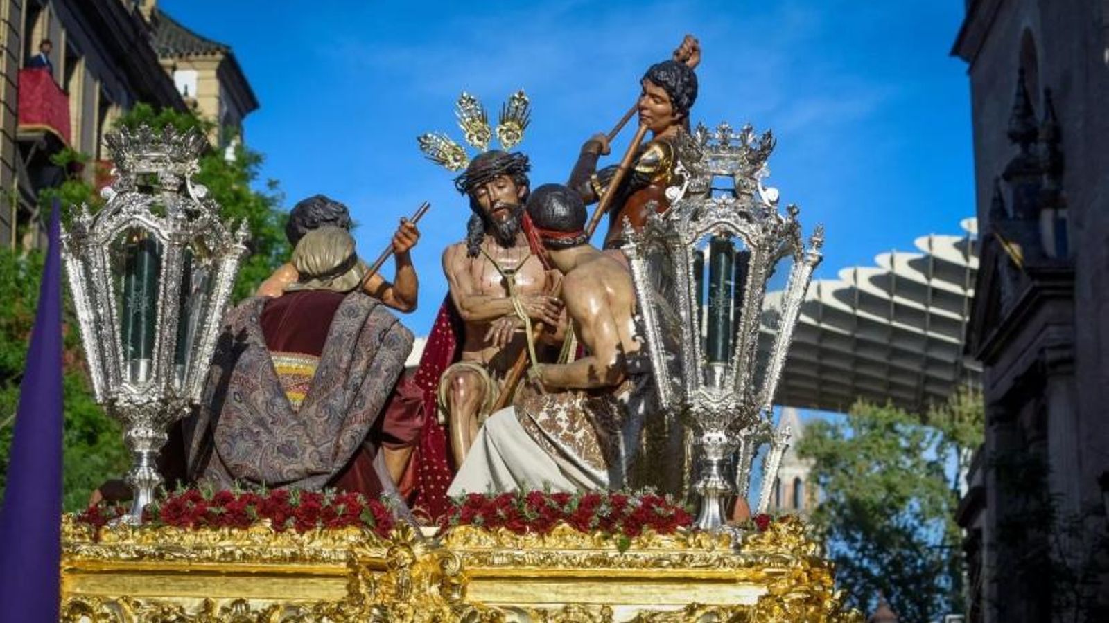 El Cristo de la Coronación de Espinas sale de la Anunciación