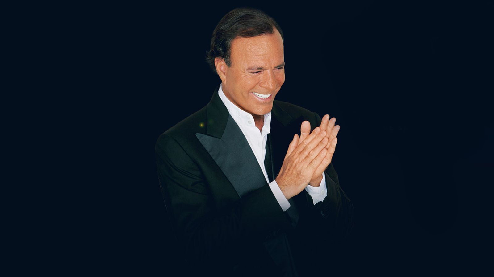 Julio Iglesias en una de sus fotografías promocionales más recientes