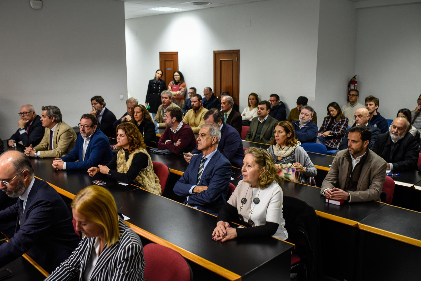 Imágenes de la presentación de la Consejera de Economía de los Fondos Europeos a los empresarios onubenses