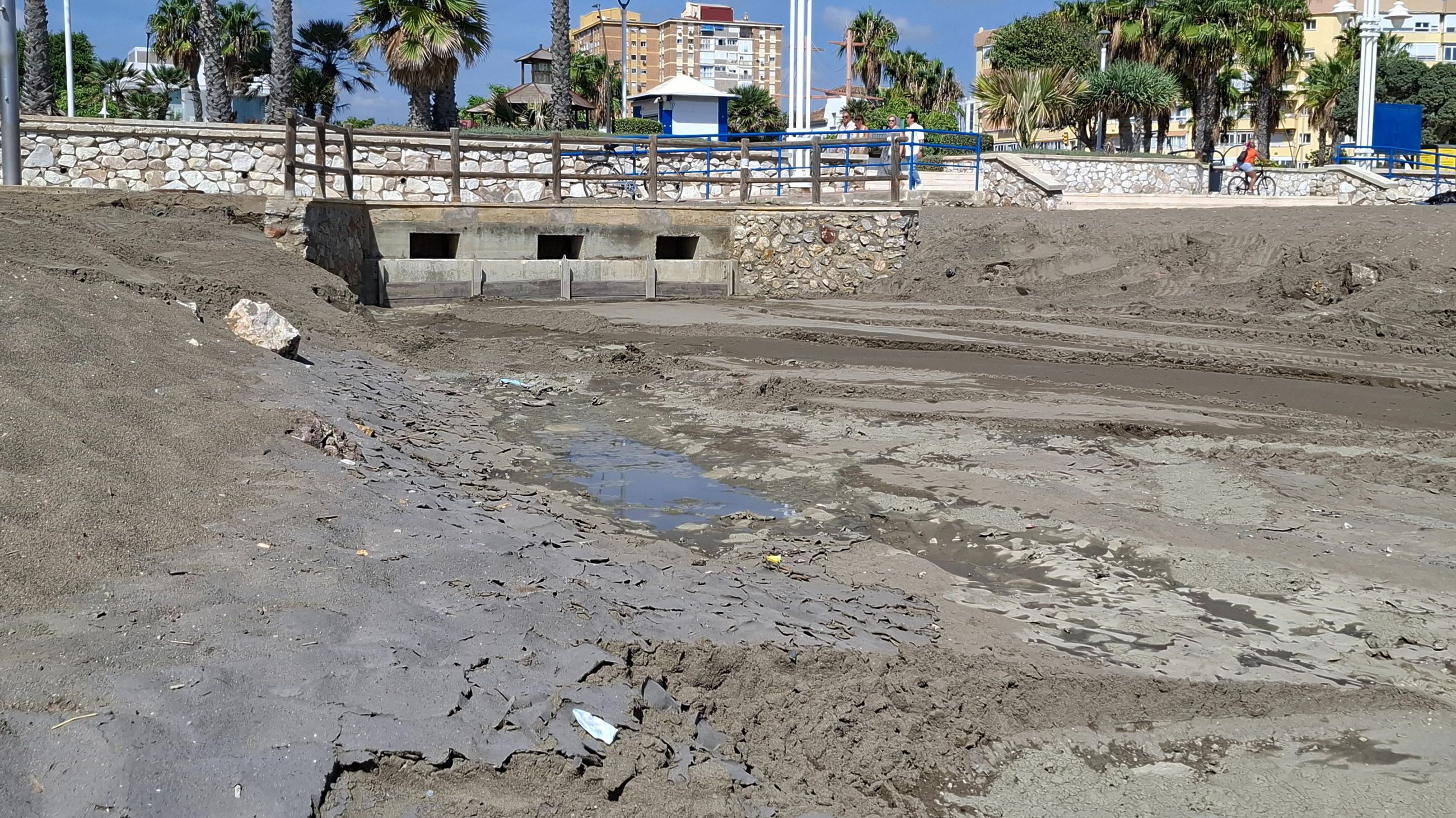 El Ayuntamiento de Málaga levanta la recomendación de evitar el baño en la playa de San Andrés