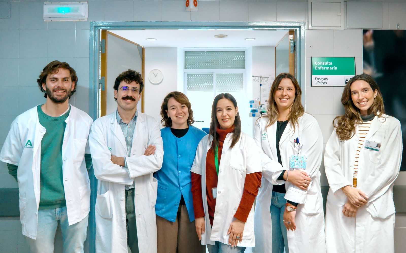 El equipo de investigadores que está desarrollando el estudio en el Hospital Virgen del Rocío.