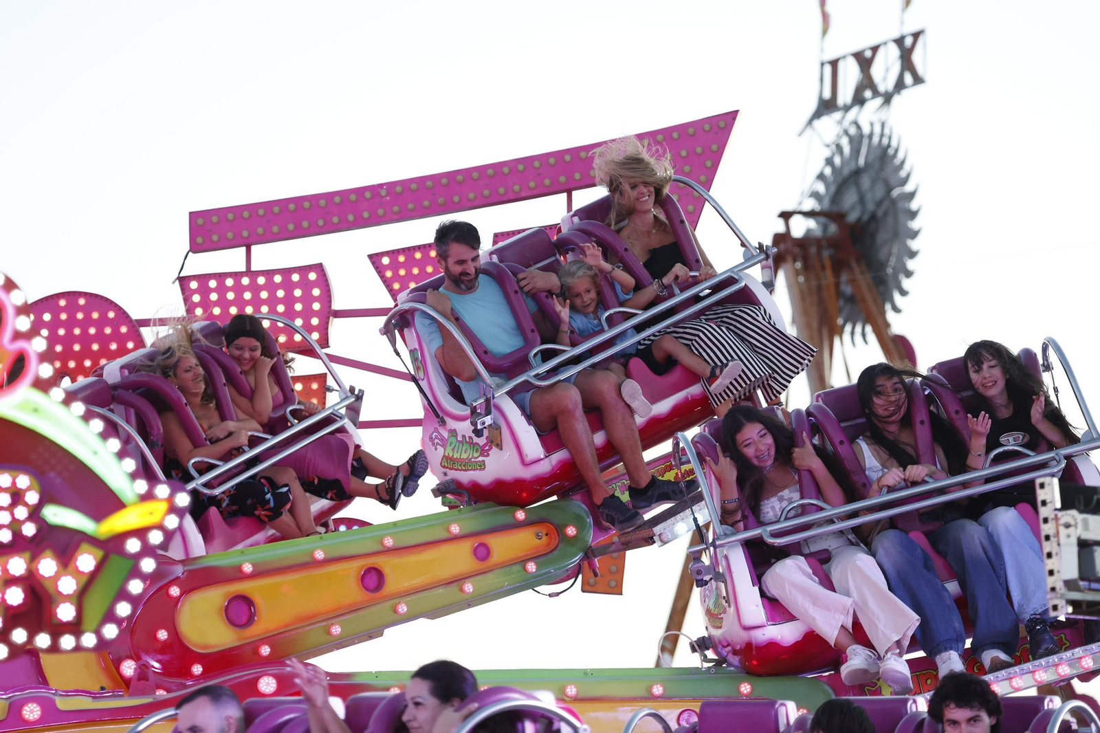 Búscate en las fotos del domingo de la Feria de La Línea