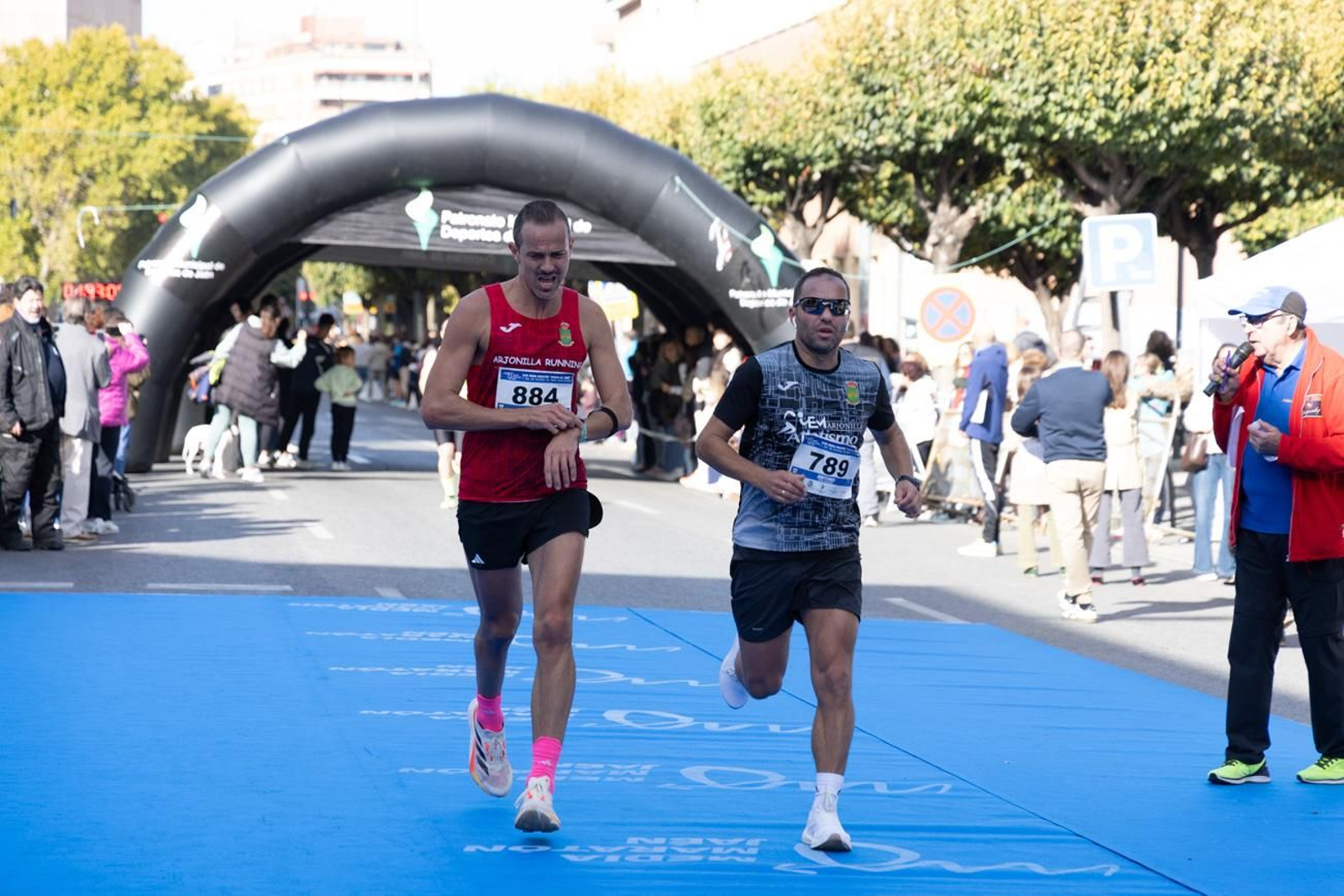 En imágenes: multitudinaria e histórica XXIX Media Maratón 'Ciudad de Jaén' y 10k en memoria de Paco Manzaneda