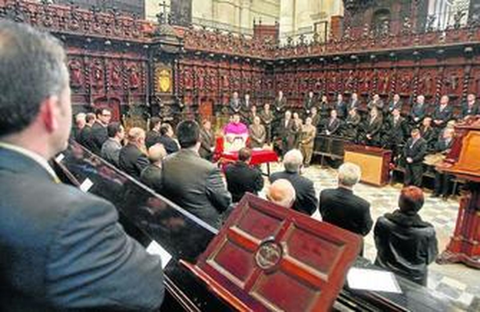 Al acto asistieron los hermanos mayores y los fiscales de las cofradías gaditanas.