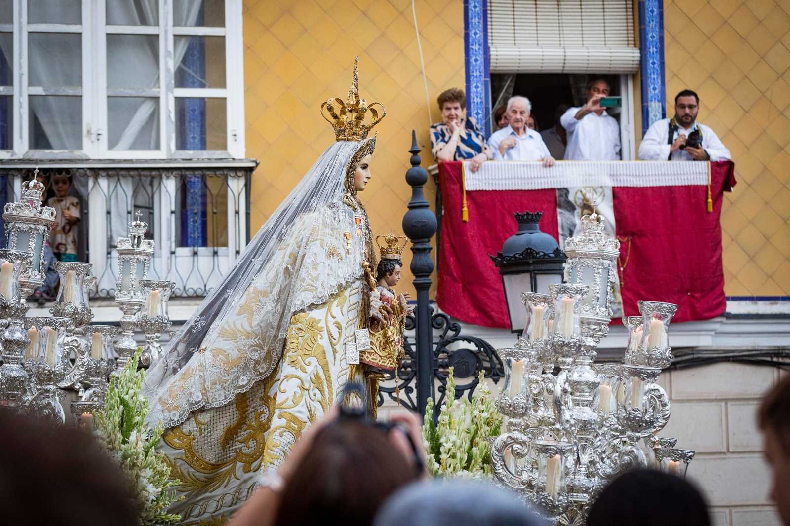Las imágenes de la procesión de la Virgen del Rosario en Cádiz