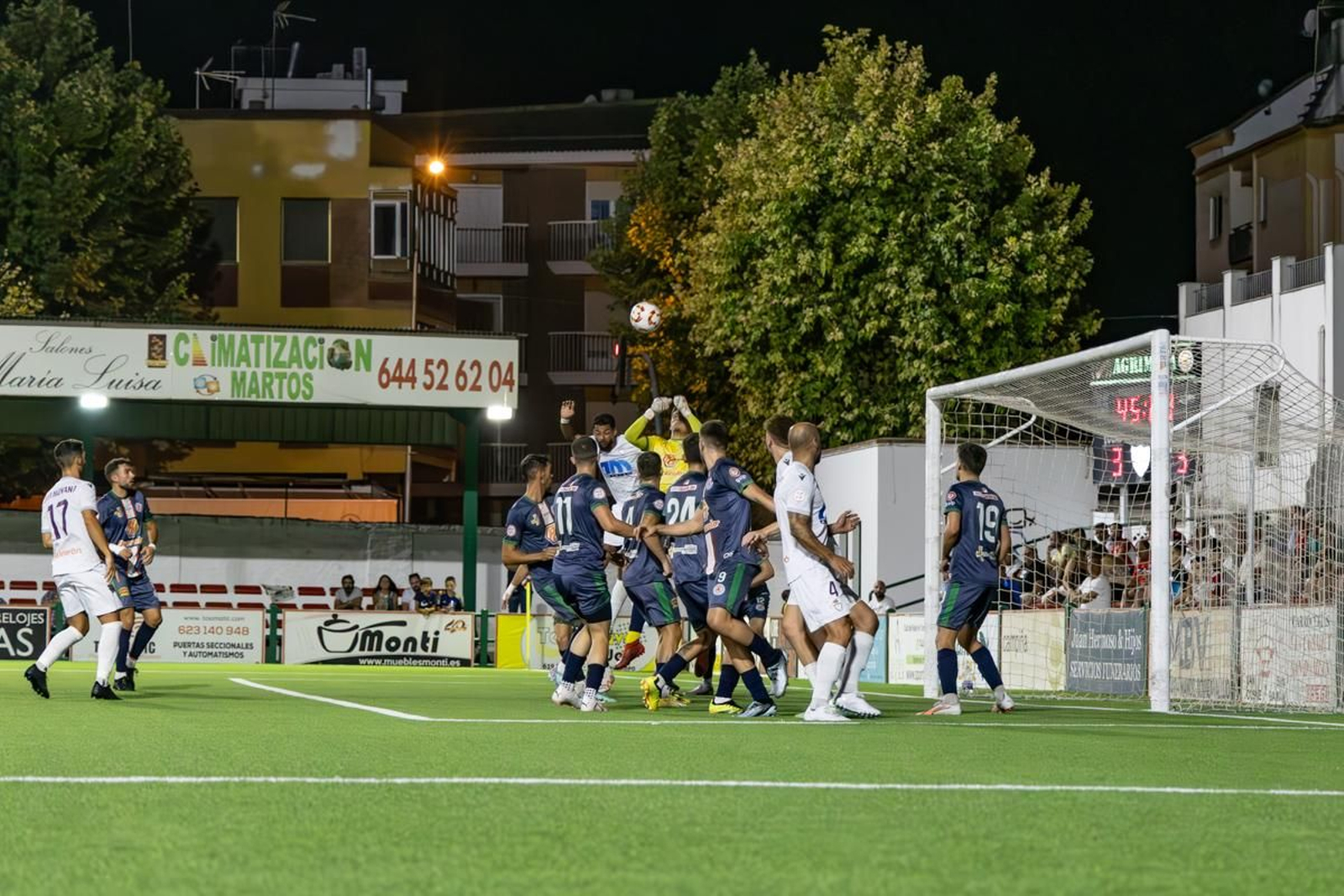 Amistoso entre Real Jaén y U.D.C Torredonjimeno, en imágenes