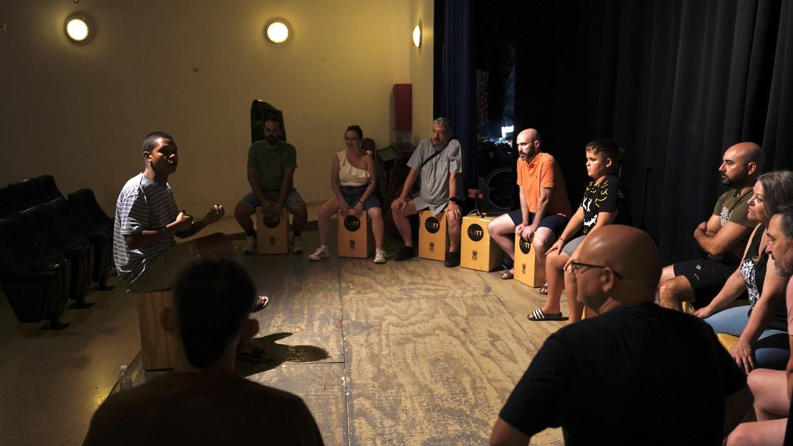 Fotos de las clases de flamenco de Flamenco Tours en la escuela Sánchez Verdú de Algeciras