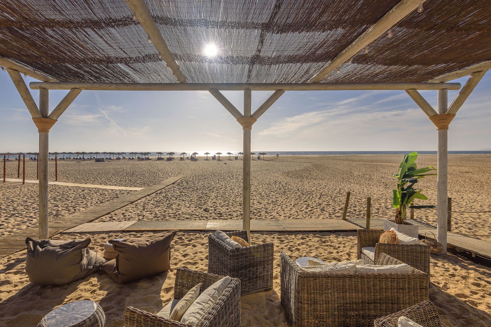 Chiringuito en la playa perteneciente al hotel.