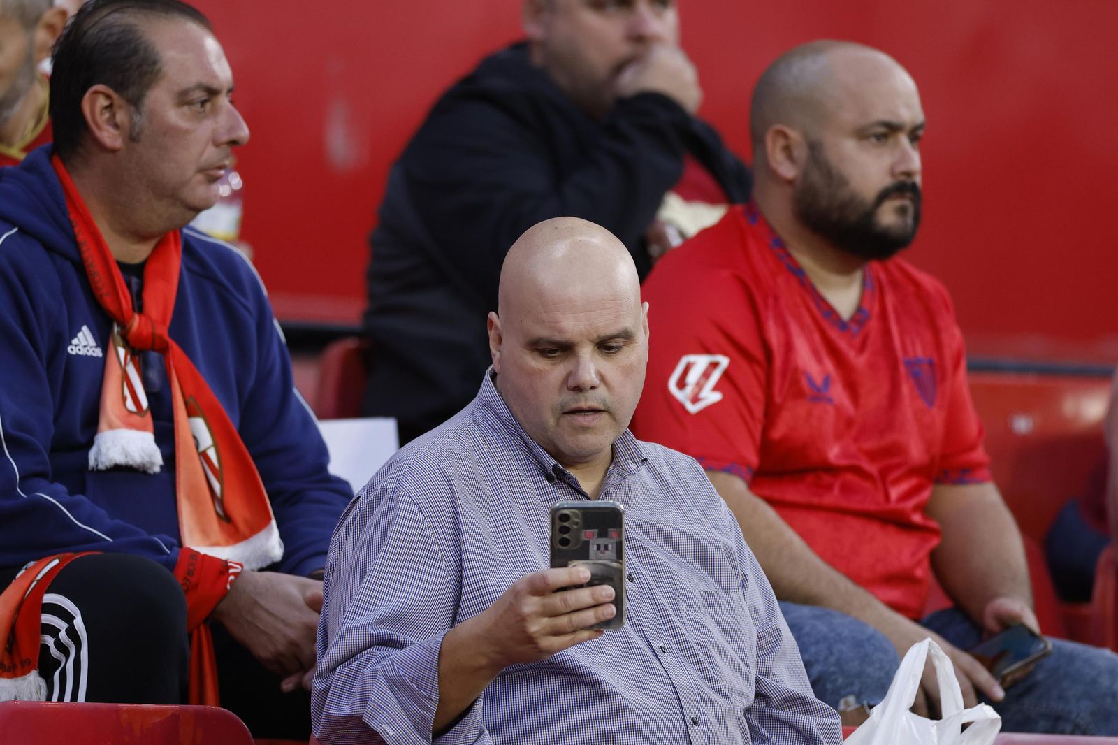 Búscate en las fotos del Sevilla Fc - Real Sociedad