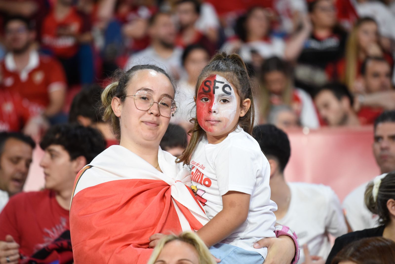 Búscate en la celebración del Sevilla, en el Sánchez-Pizjuán