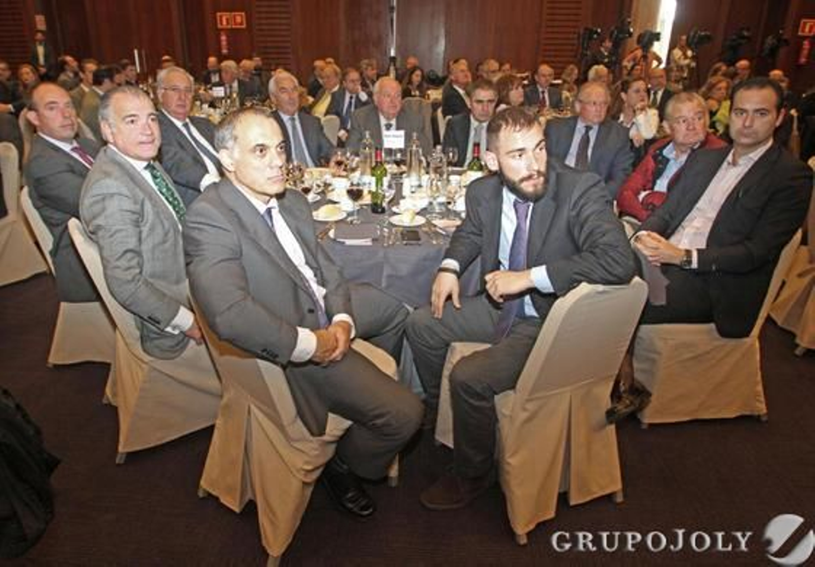 Agustín Iniesta, Jaime Sánchez, Rafael Sollero, Juan Manuel Sánchez, Manuel Ávila, Emilio Corbacho, Agustín Ortega, Francisco Lorenzo, Daniel Vázquez, Miguel Bernal y Evaristo Maira.


Foto: Belén Vargas/ Juan Carlos Vázquez